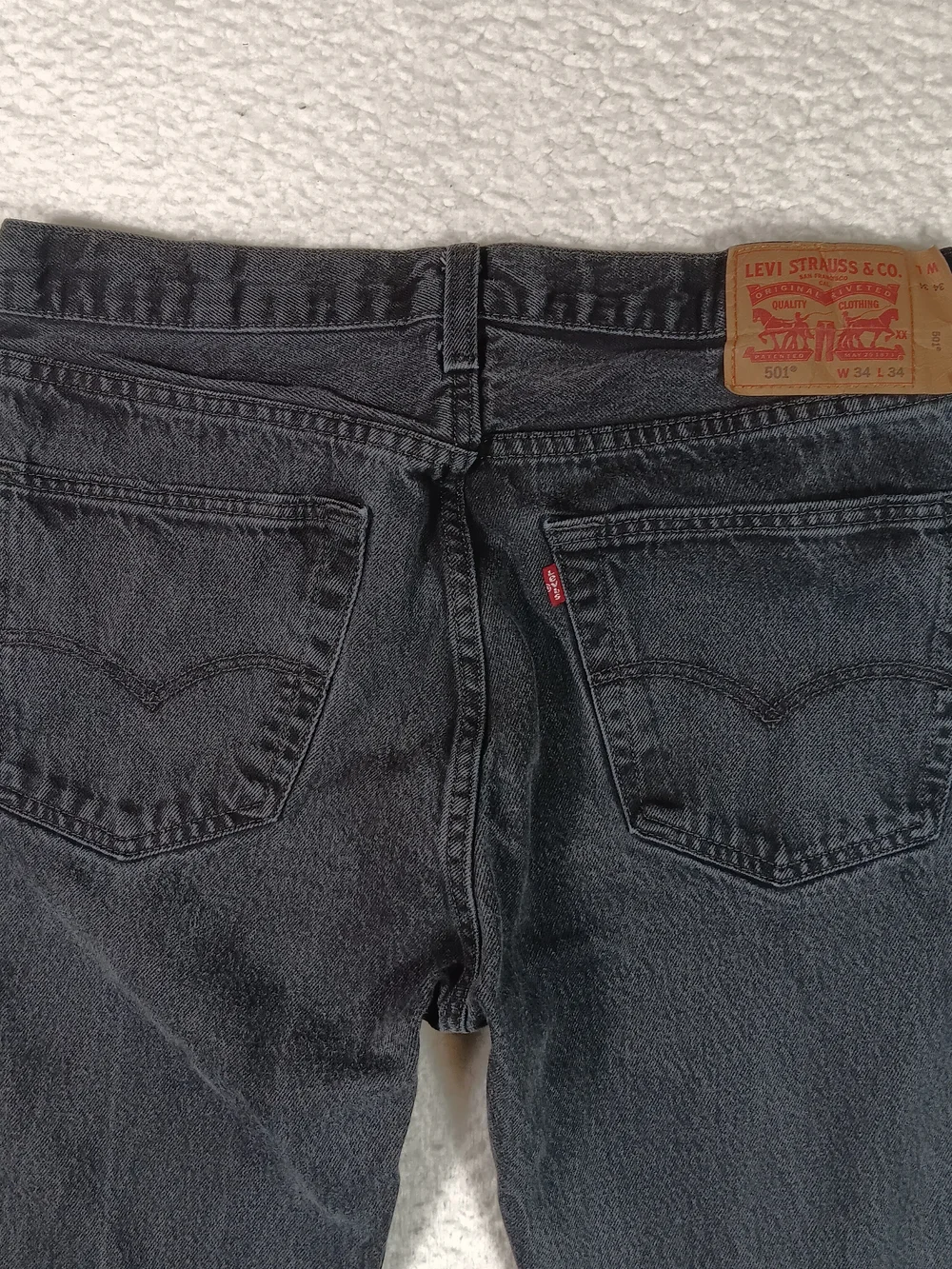 Levis 501 Jeans Mens 34x34 (33x32) Black Denim Straight Leg Button Fly Cowboy